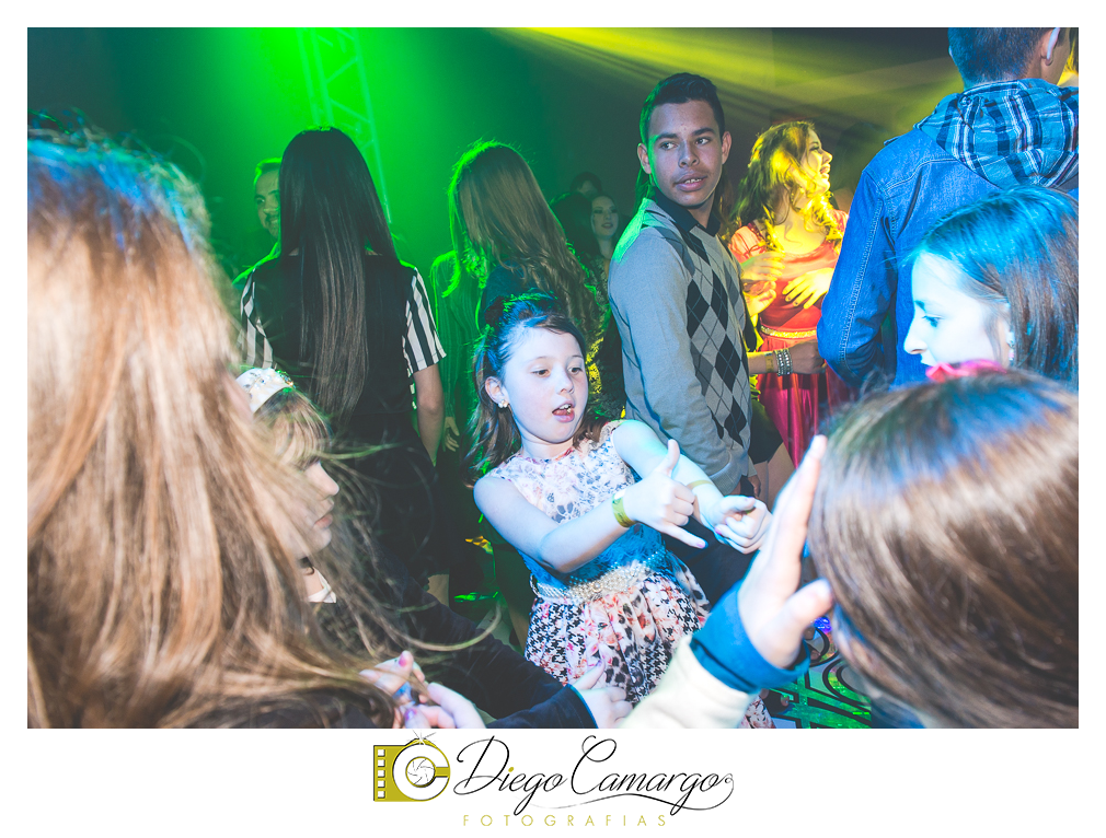 ensaio, 15 anos, debutante, fotografo, fotografa caçador, foto caçador, fotografa caçador, fotografo caçador, moda caçador, moda, caçador, festa debutante, maquiagem, cabelo, vestido,