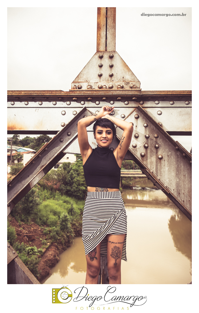 ensaio, jaine, radio, 929 fm, tatuagem, tatoo, caçador, fotógrafo, fotografia caçador, ponte, grafite, beleza, moda, modelo, street, rua, vestido