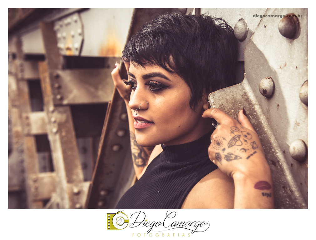 ensaio, jaine, radio, 929 fm, tatuagem, tatoo, caçador, fotógrafo, fotografia caçador, ponte, grafite, beleza, moda, modelo, street, rua, vestido