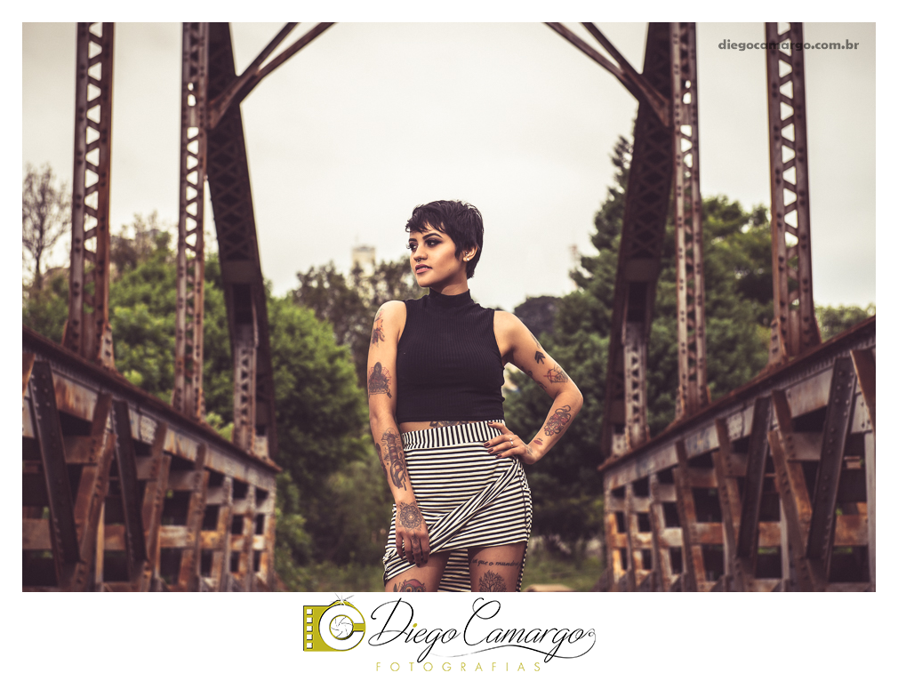 ensaio, jaine, radio, 929 fm, tatuagem, tatoo, caçador, fotógrafo, fotografia caçador, ponte, grafite, beleza, moda, modelo, street, rua, vestido