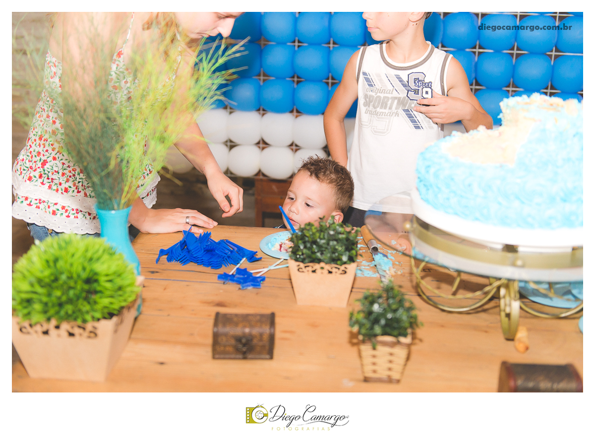 aniversario, cacador, fotografo, fotografa, festa, festinha, familia, inspiration, quiosque, scolaro fotografia caçador, decoração, morango, balão, presente, brinque, bolo. brigadeiro