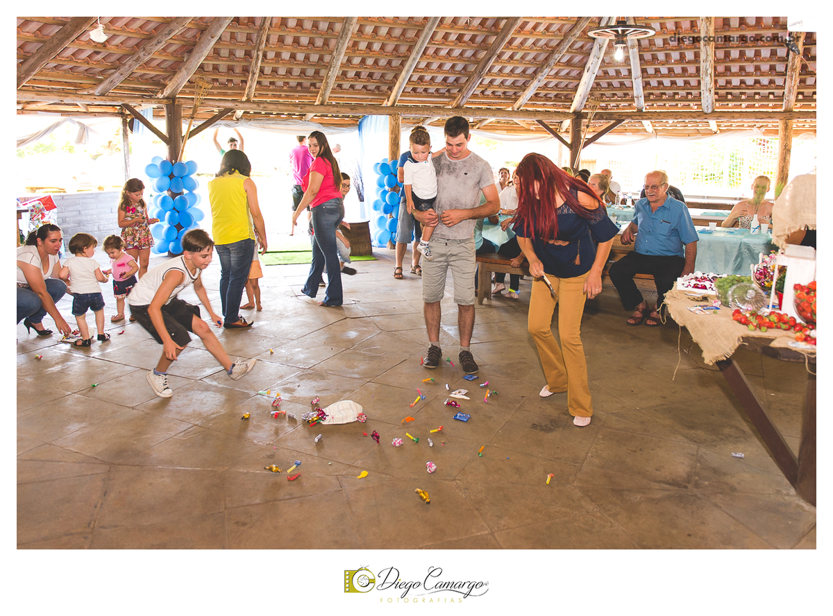 aniversario, cacador, fotografo, fotografa, festa, festinha, familia, inspiration, quiosque, scolaro fotografia caçador, decoração, morango, balão, presente, brinque, bolo. brigadeiro