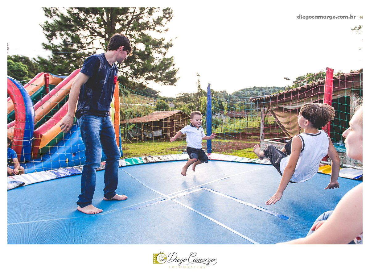 aniversario, cacador, fotografo, fotografa, festa, festinha, familia, inspiration, quiosque, scolaro fotografia caçador, decoração, morango, balão, presente, brinque, bolo. brigadeiro