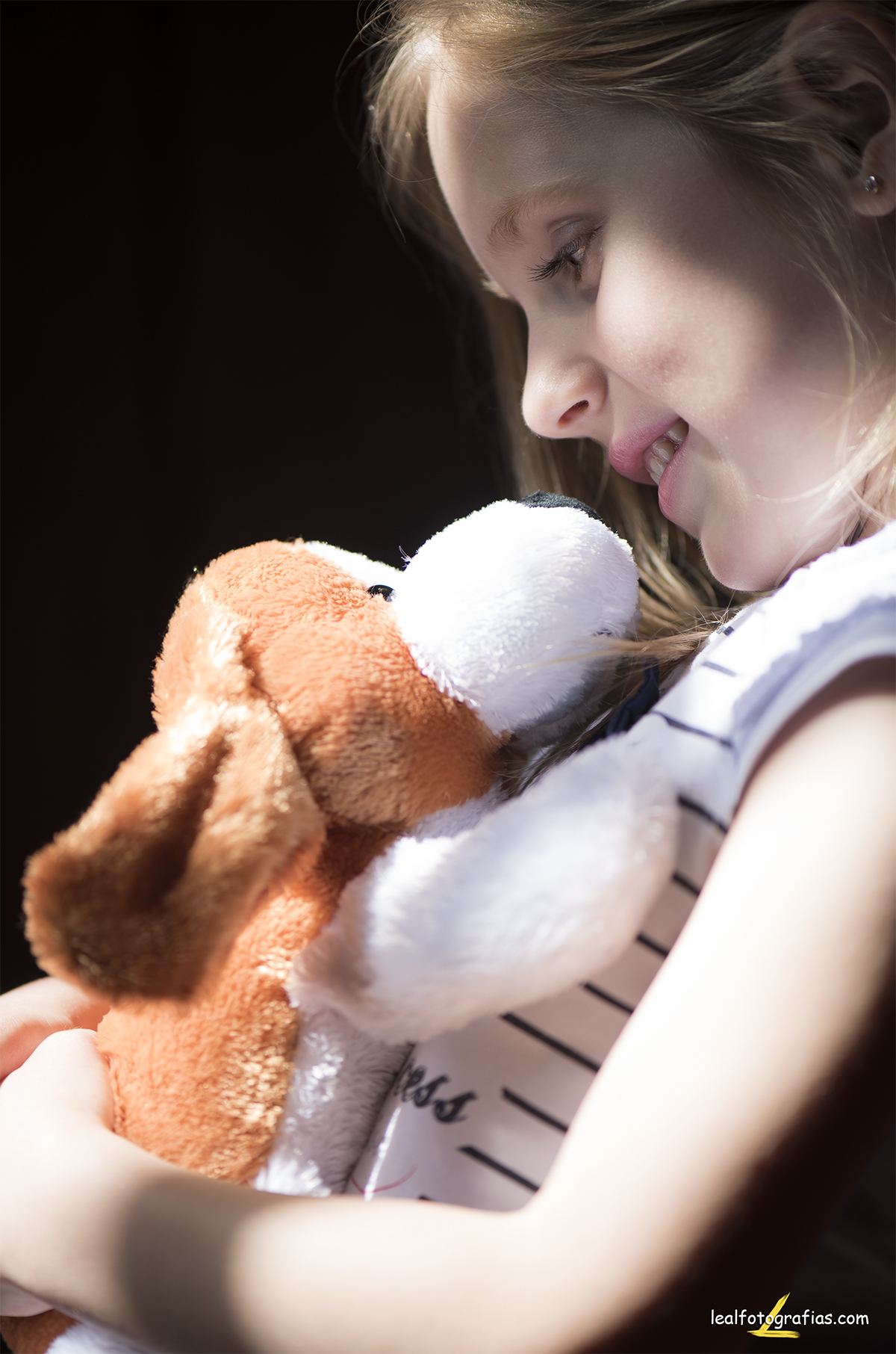 menina e cachorro por rodrigo leal