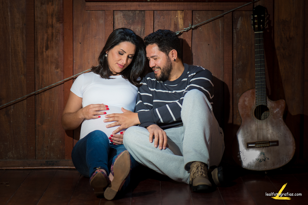 ensaio gestante com violão por Rodrigo leal