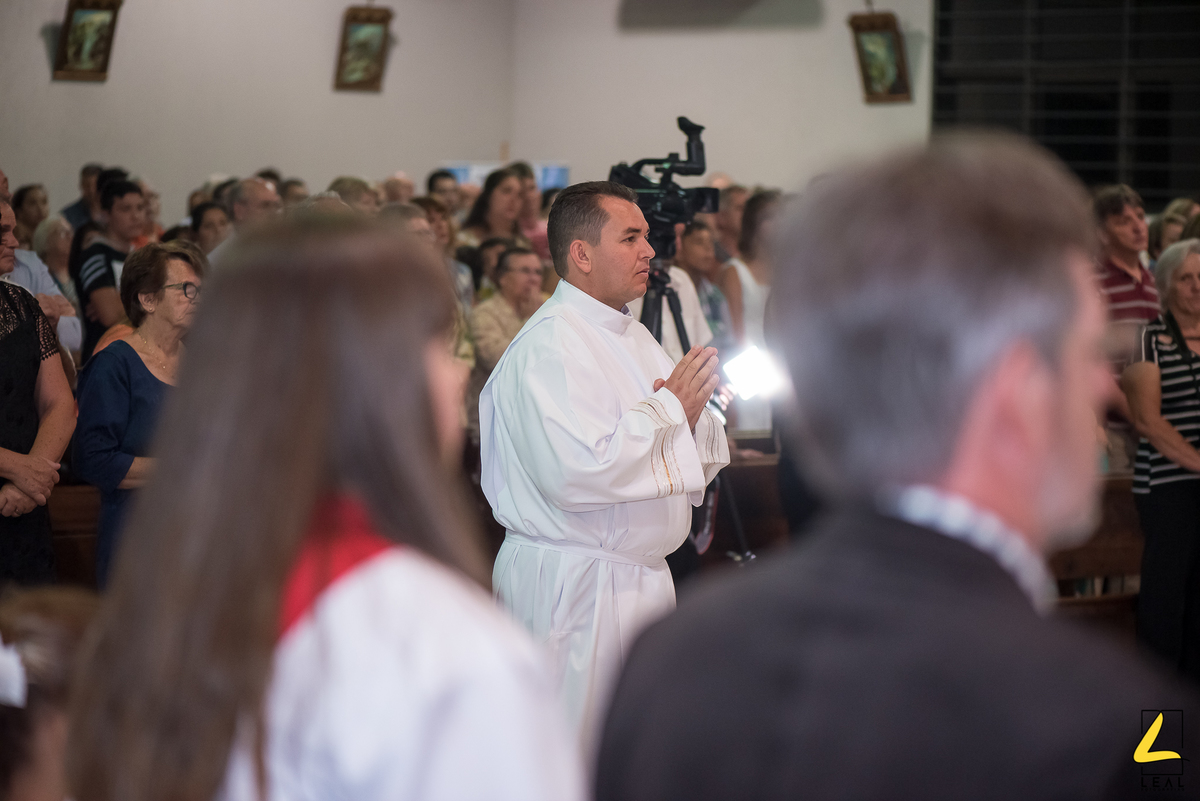 Missa de ordenação diaconal do seminarista Éder Gasgues da Silva, e ação de graças pelo aniversário de 20 anos da Paróquia São João Batista Precursor em 01/02/2020. Curitiba-PR