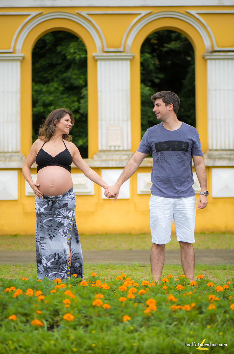 casal no parque  em curitiba 