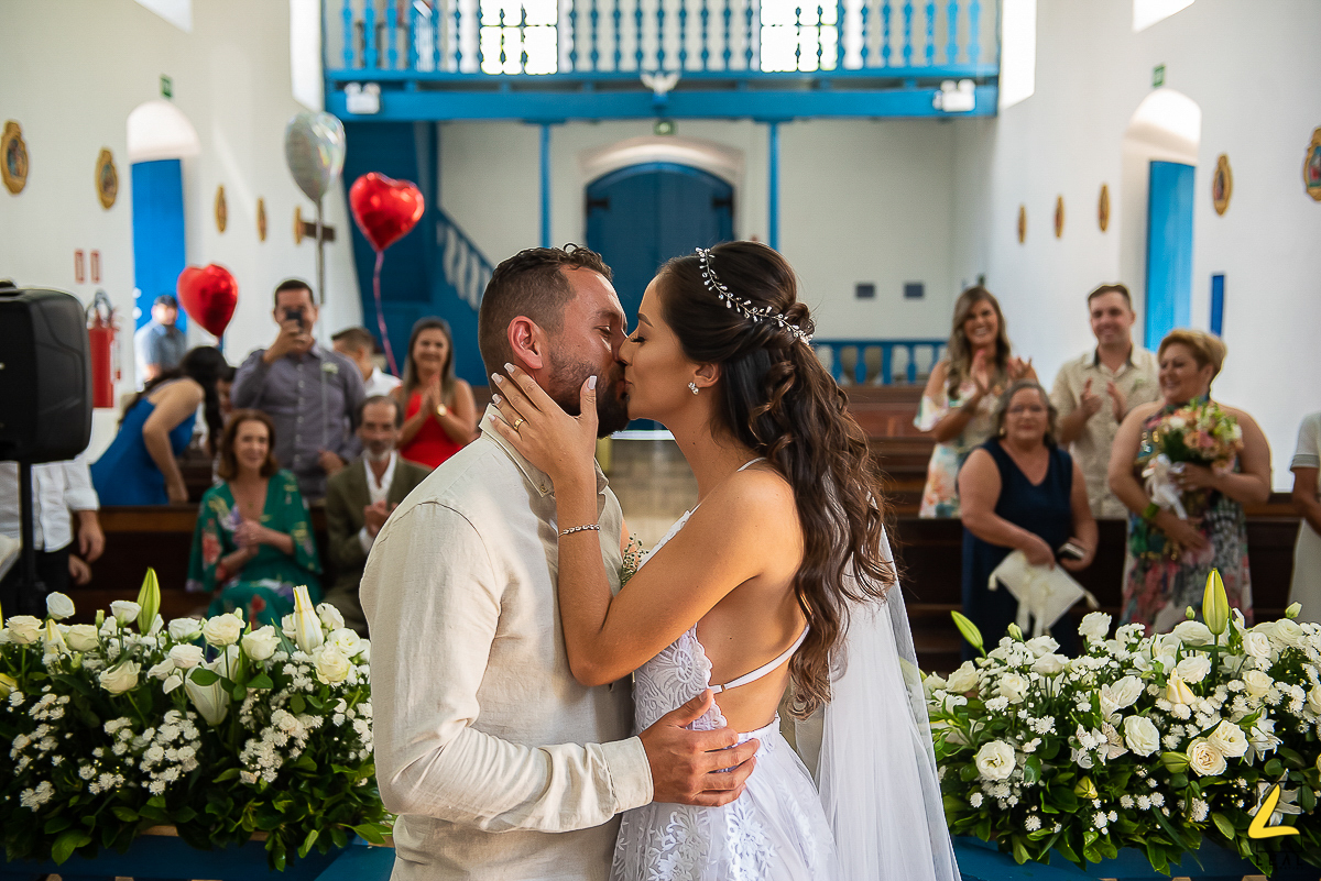 O beijo por Leal Fotografias mini wedding
