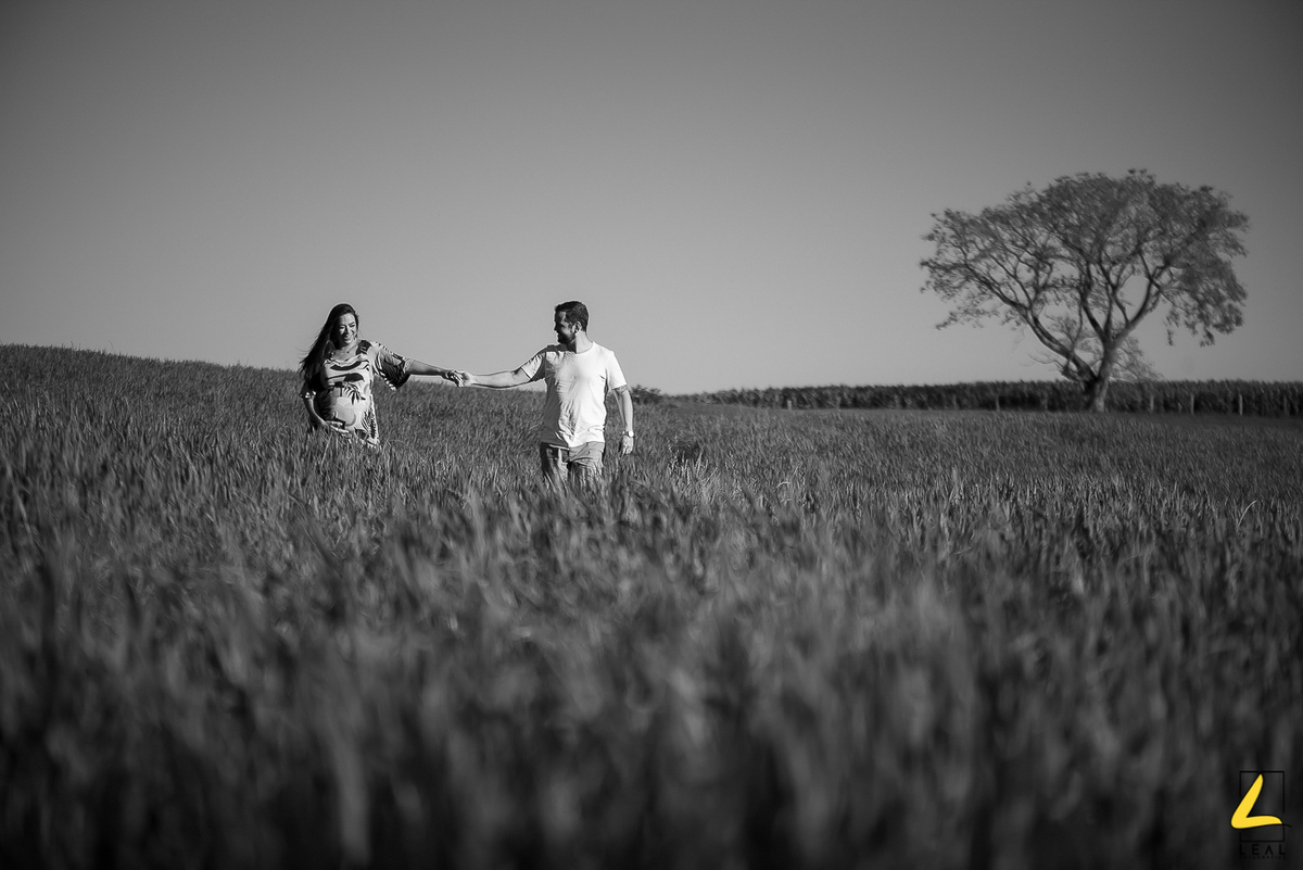Foto preto e branca minimalista por Rodrigo Leal no campo