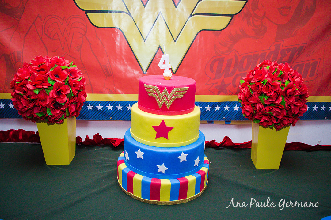 Aniversário Infantil - Mulher Maravilha