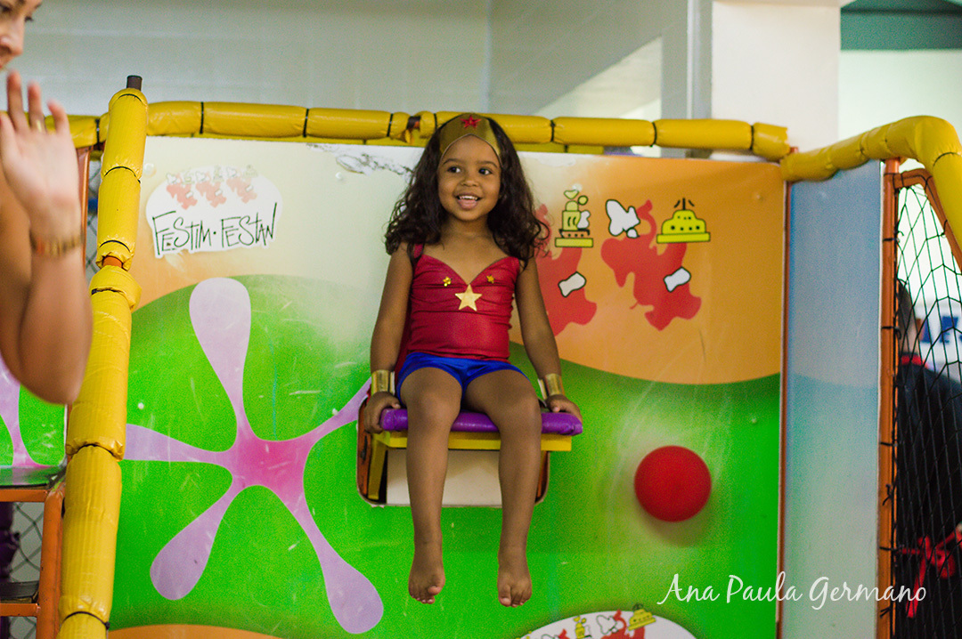 Aniversário Infantil - Mulher Maravilha
