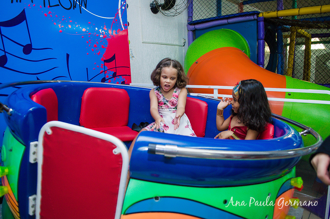 Aniversário Infantil - Mulher Maravilha