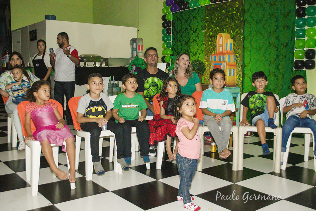 festa infantil - tema Hulk 16