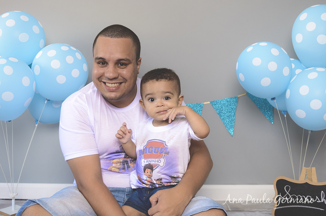 Smash the cake menino