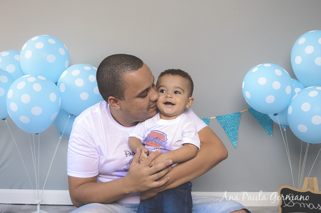 Smash the cake menino