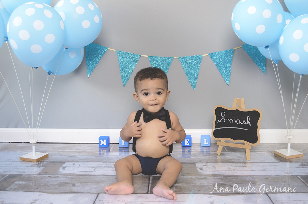 Smash the cake menino