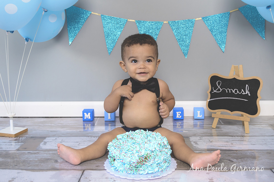 Smash the cake menino