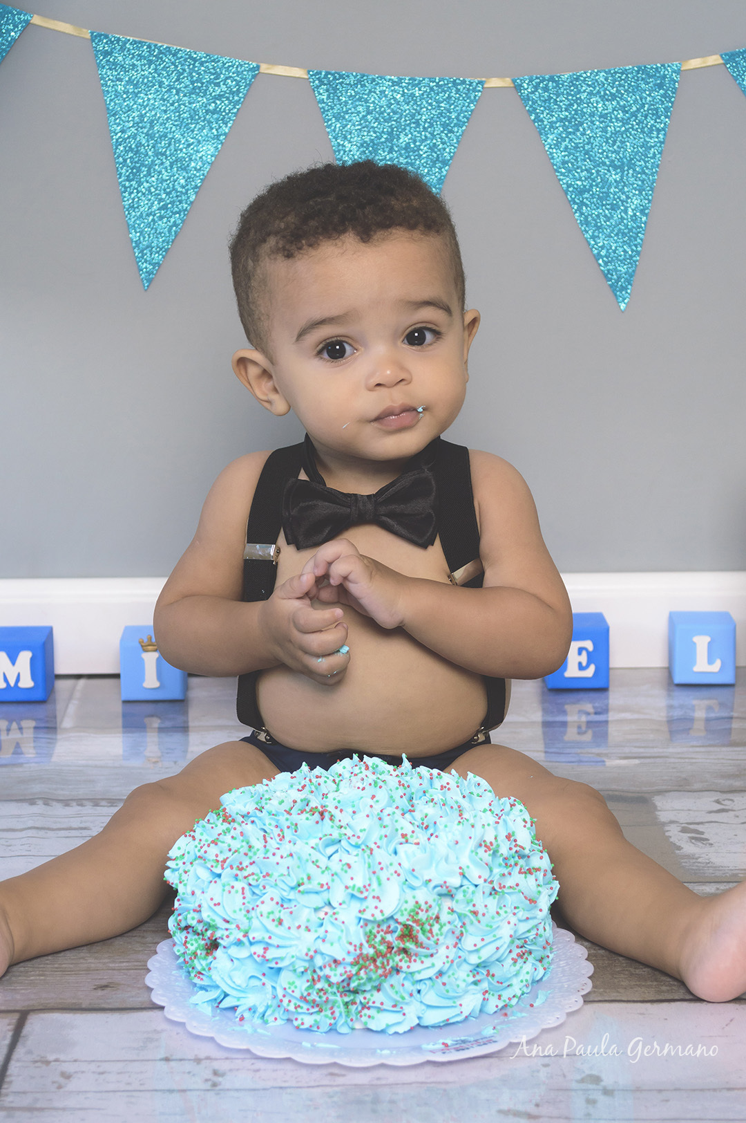 Smash the cake menino