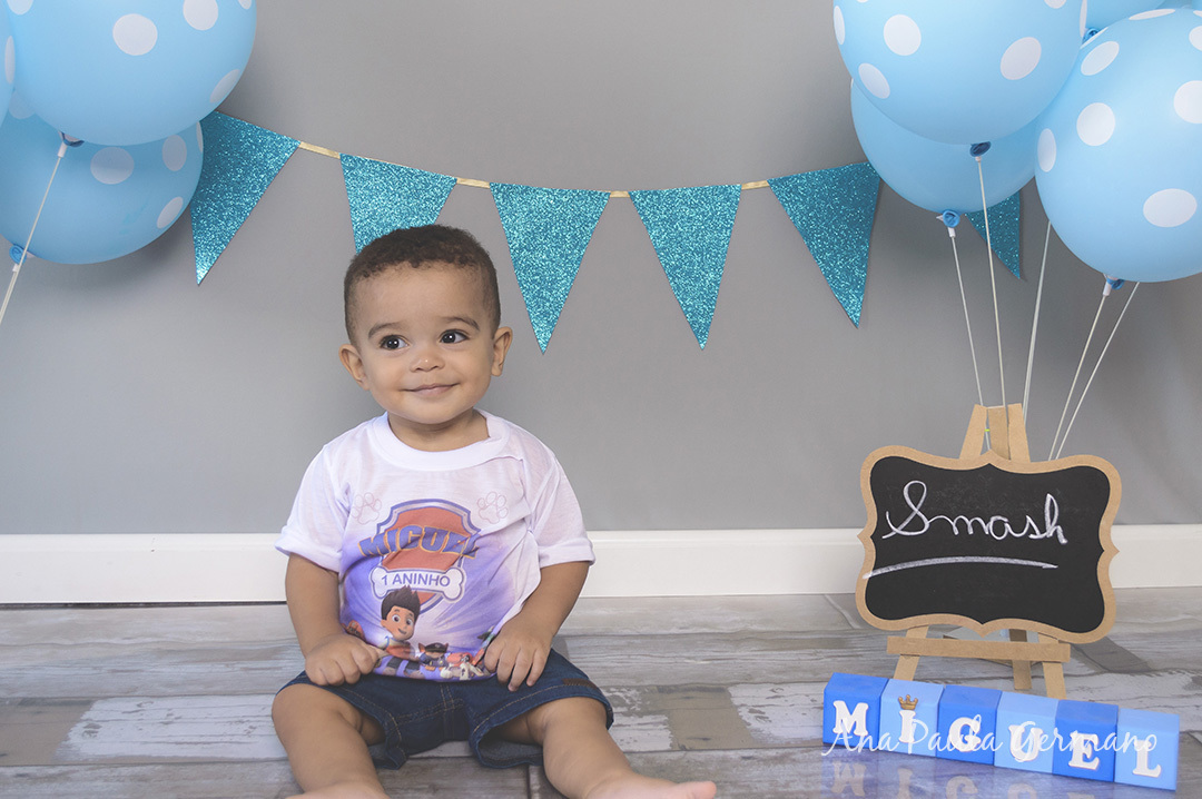 Smash the cake menino