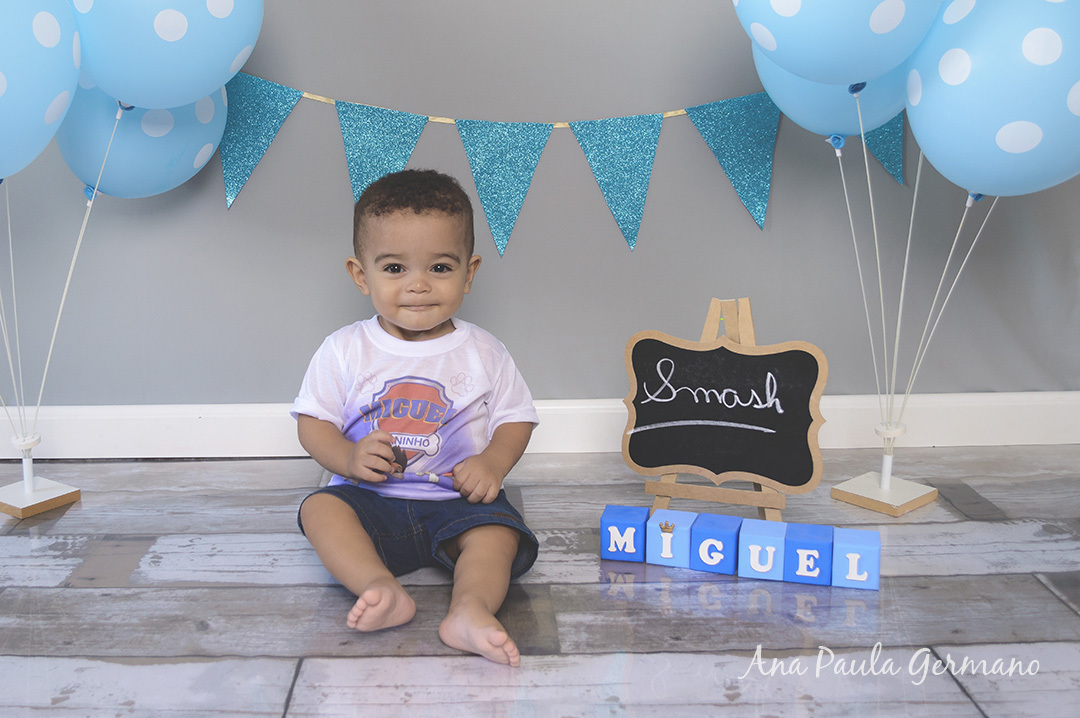 Smash the cake menino