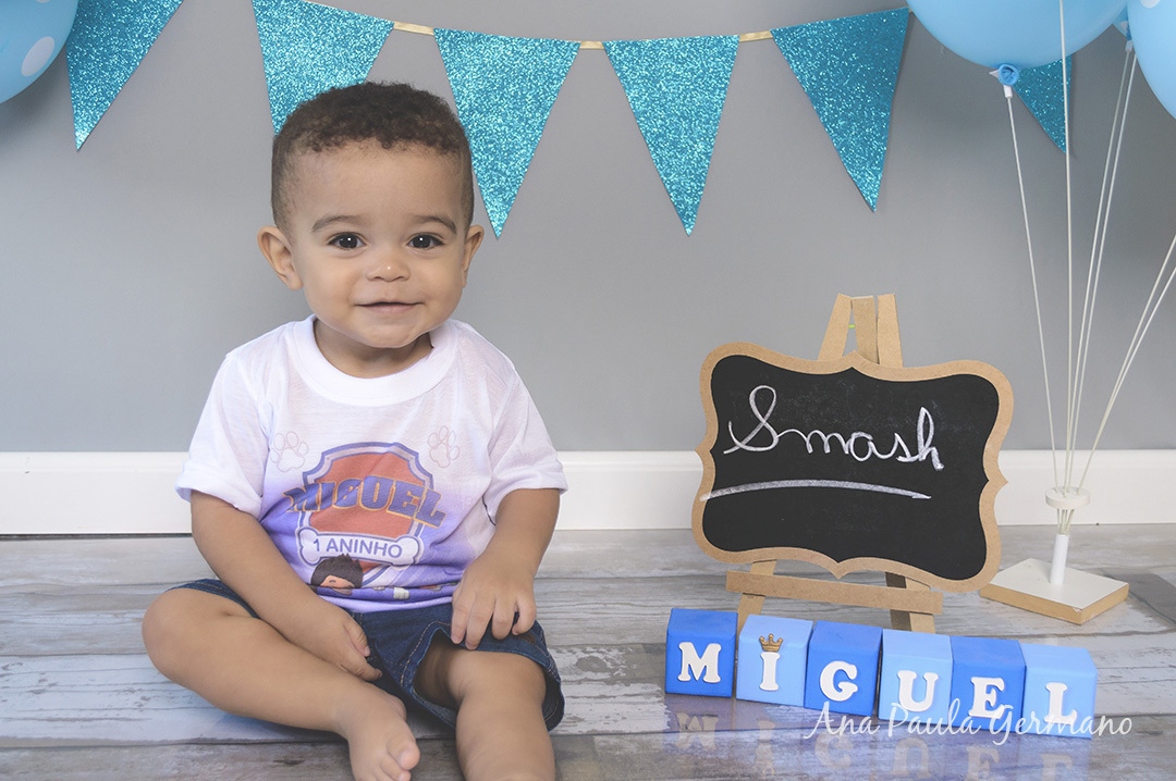 Smash the cake menino