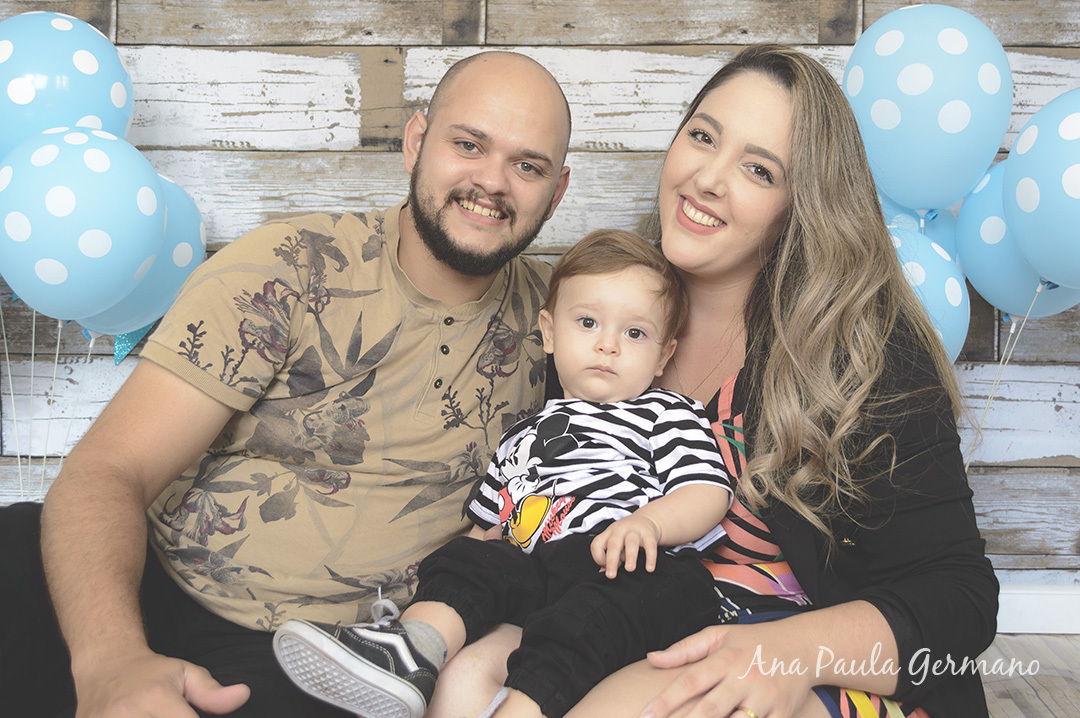 Smash the cake menino