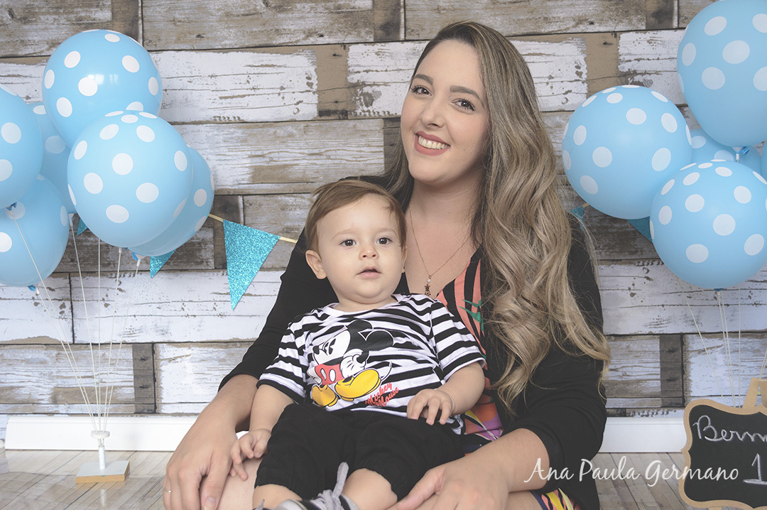 Smash the cake menino