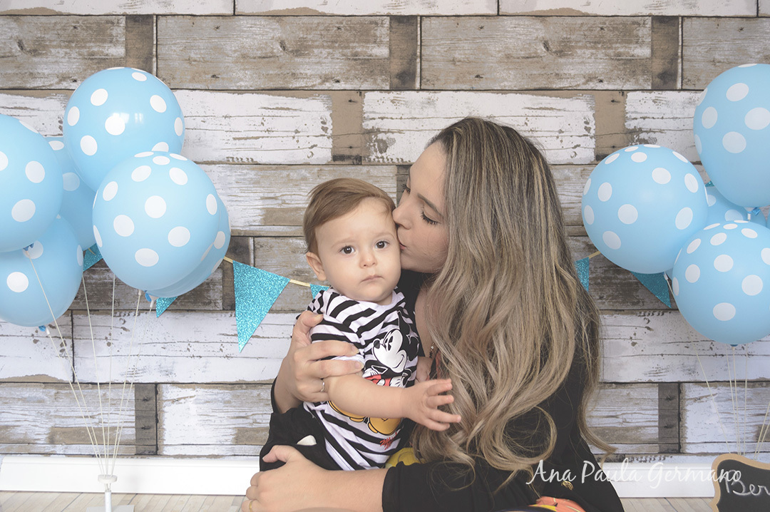 Smash the cake menino