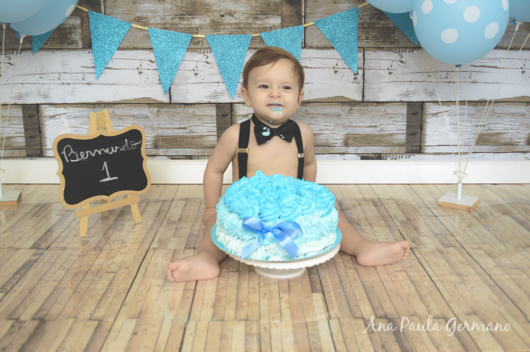 Smash the cake menino