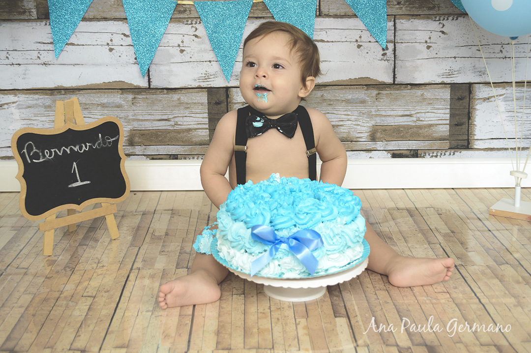 Smash the cake menino