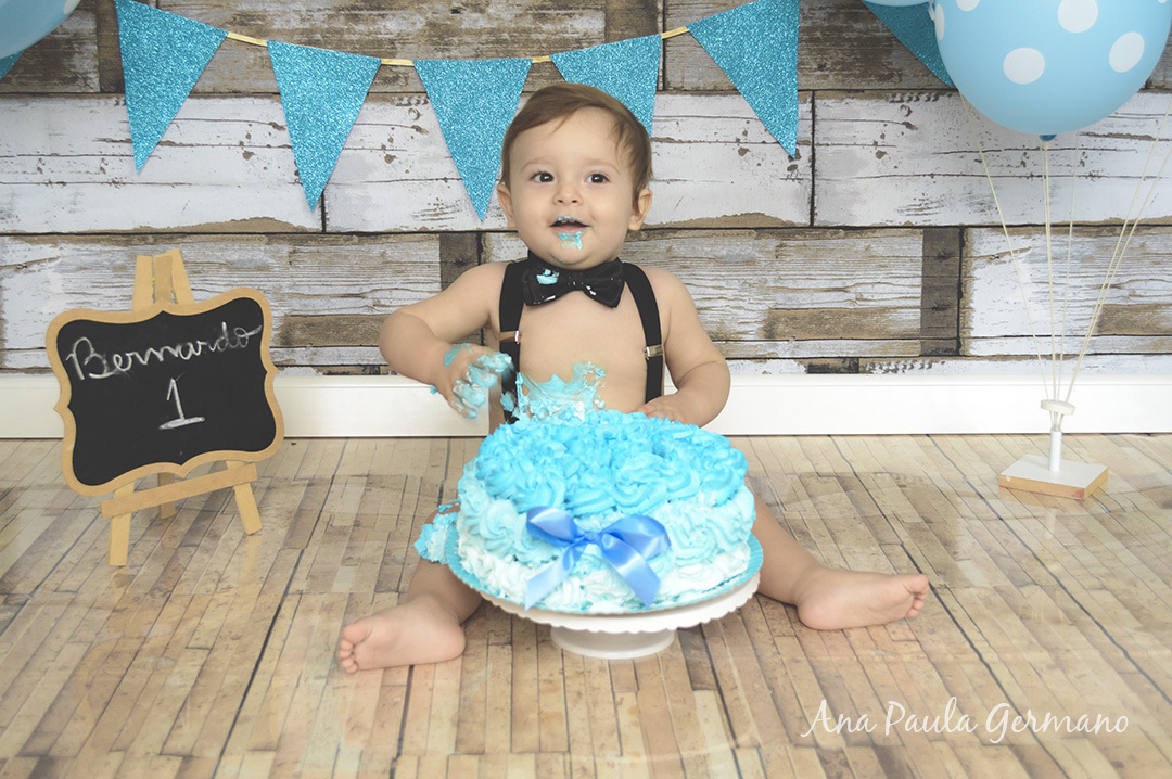 Smash the cake menino