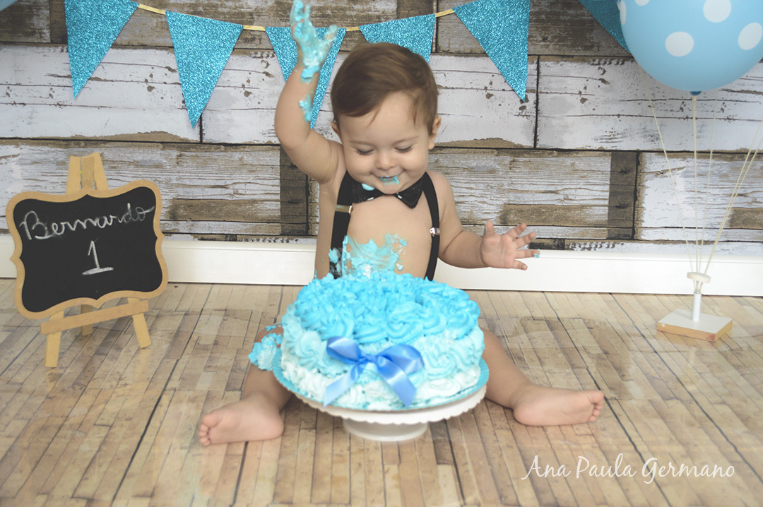 Smash the cake menino