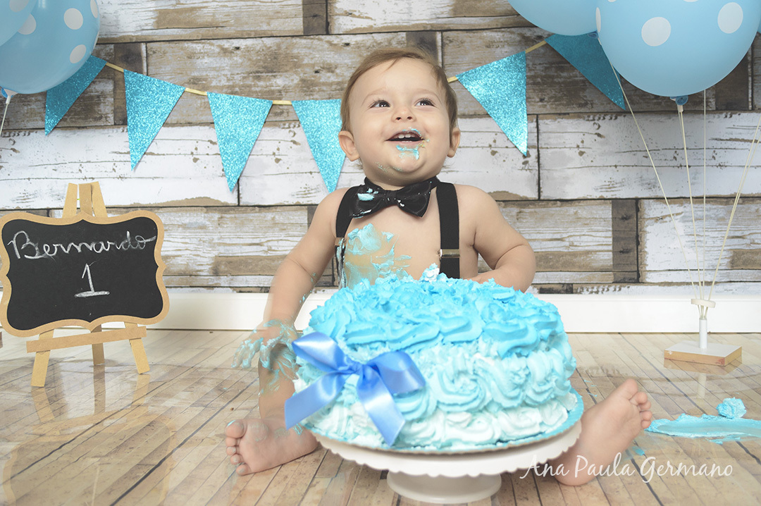 Smash the cake menino