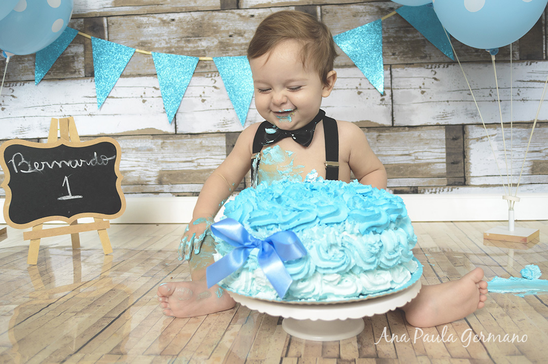 Smash the cake menino