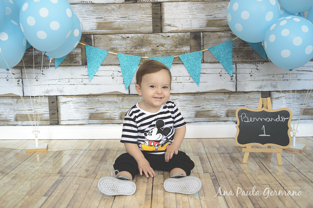 Smash the cake menino