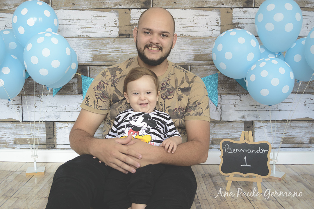 Smash the cake menino