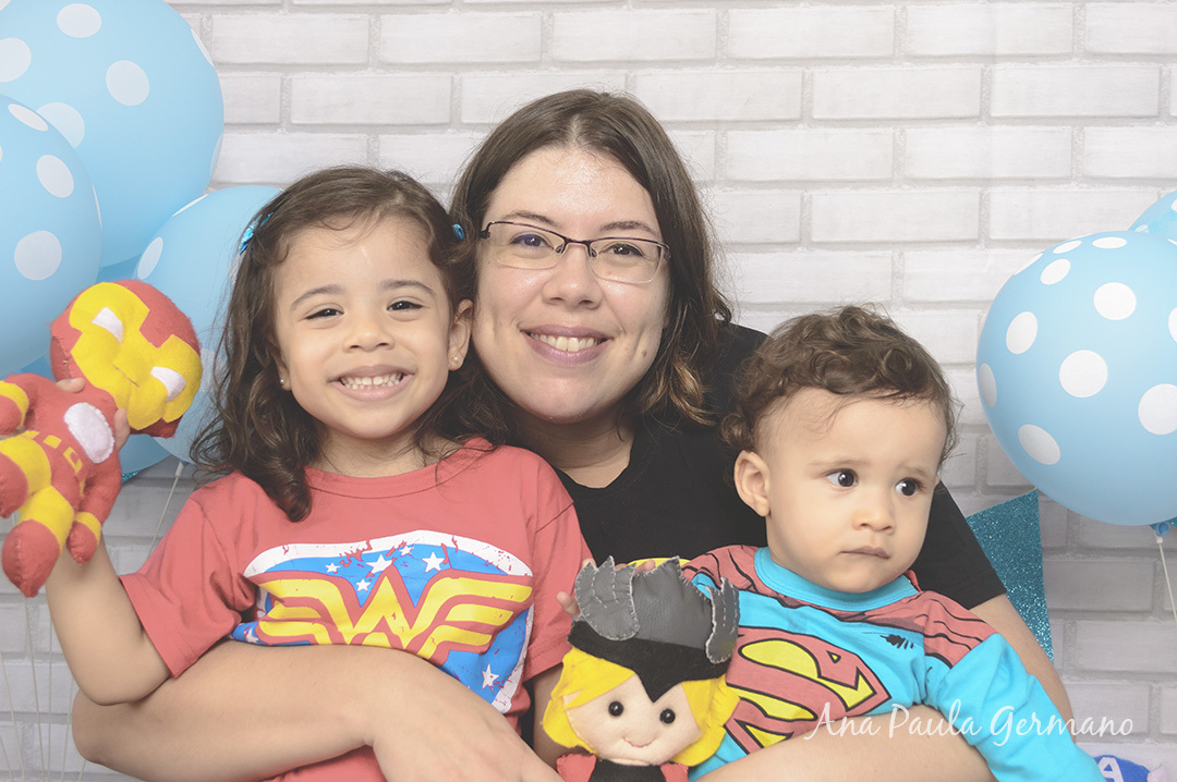 Smash the Cake Heroís Menino