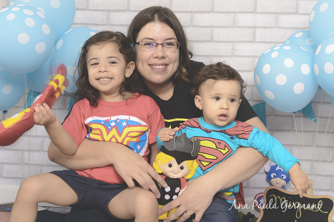 Smash the Cake Heroís Menino