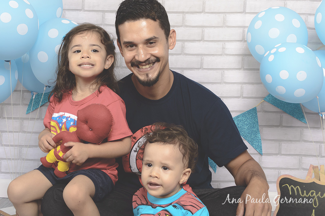 Smash the Cake Heroís Menino