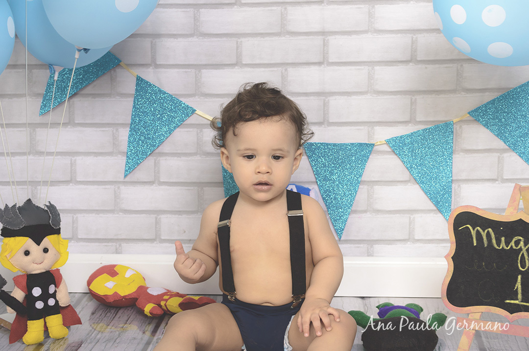 Smash the Cake Heroís Menino