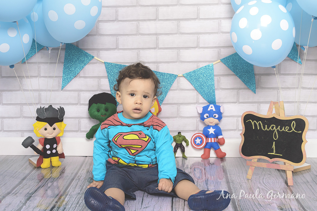 Smash the Cake Heroís Menino