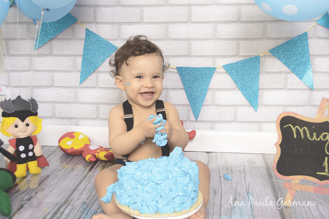 Smash the Cake Heroís Menino