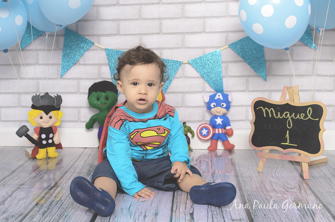 Smash the Cake Heroís Menino