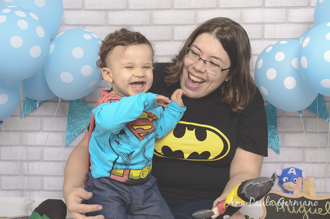 Smash the Cake Heroís Menino