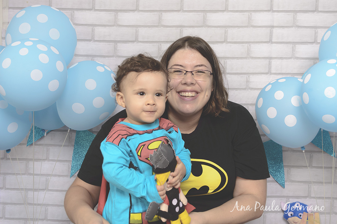 Smash the Cake Heroís Menino