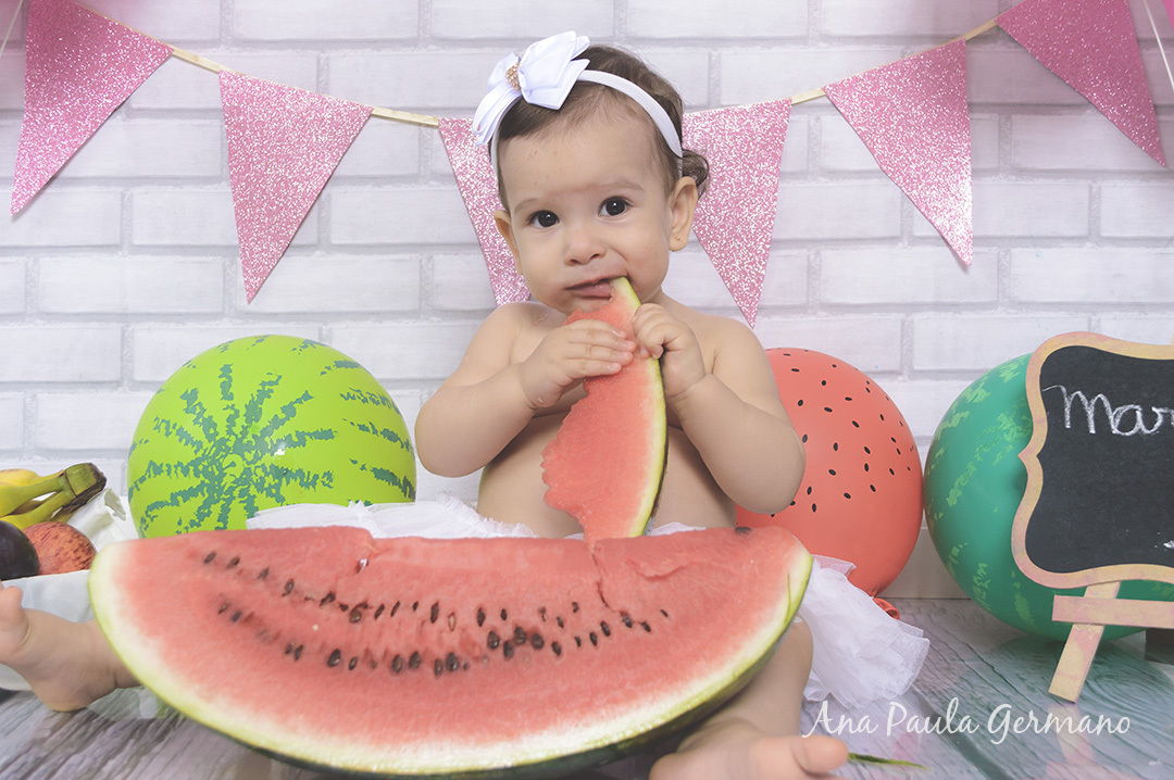 smash the fruit menina