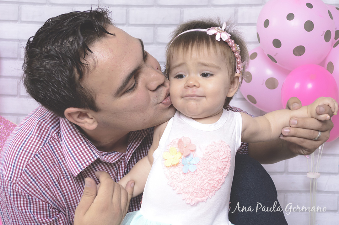 smash the cake menina