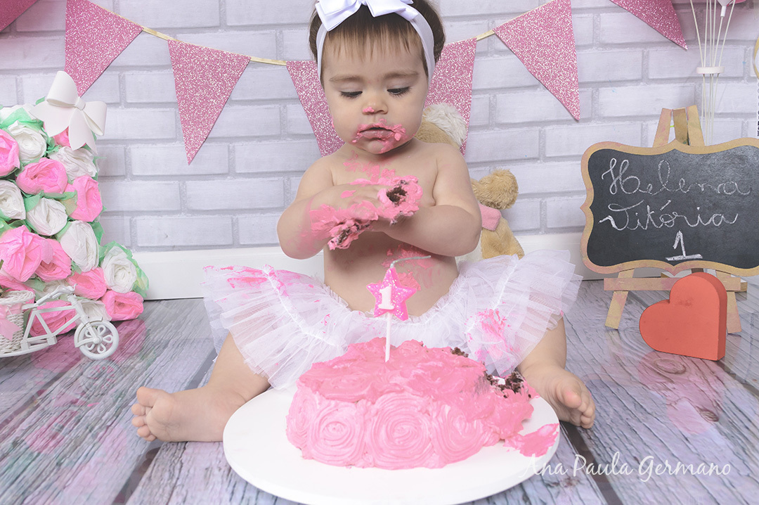 smash the cake menina