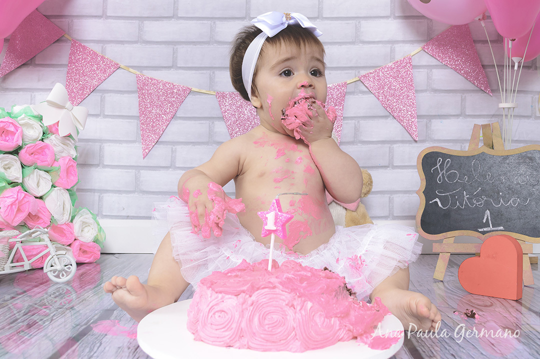 smash the cake menina