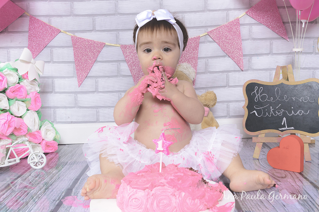 smash the cake menina